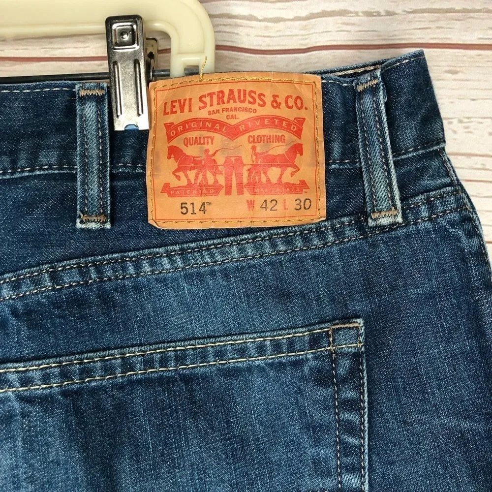 Levi 514 straight fit mens jeans W42 L30